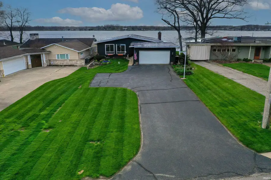 1043 E Northshore Drive, Syracuse, IN 46567 - #2