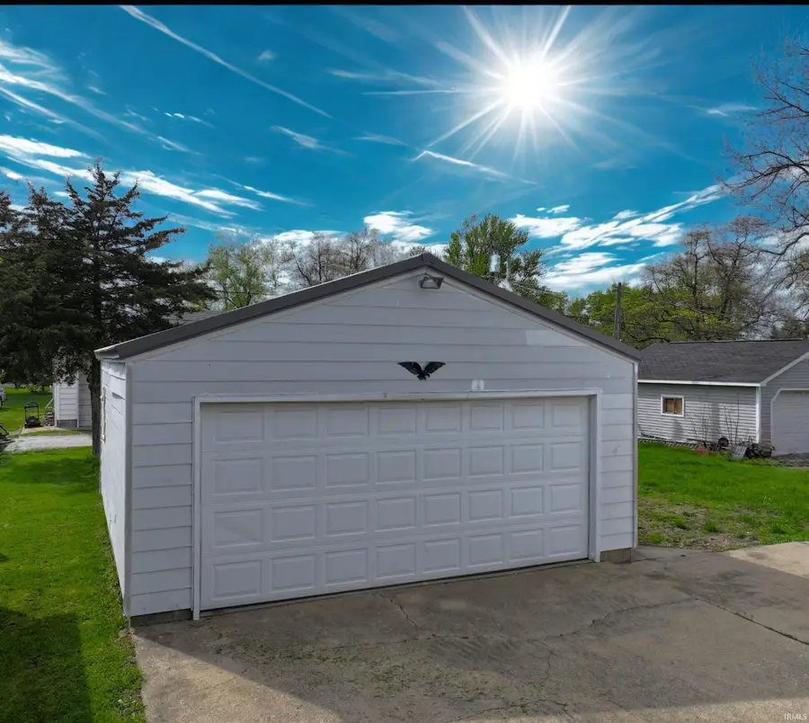 911 N Hathaway Street, Winamac, IN 46996 - #3