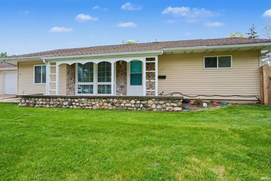 1207 Manchester Drive, South Bend, IN 46615 - #3