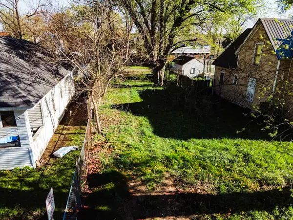 1213 E Indiana Avenue, South Bend, IN 46613