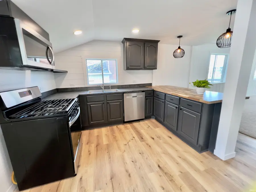 806 N Harrison Street, Syracuse, IN 46567 - #2