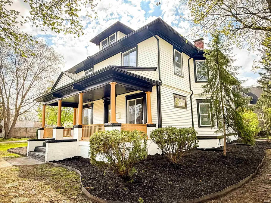 903 Homewood Avenue, Mishawaka, IN 46544 - #2