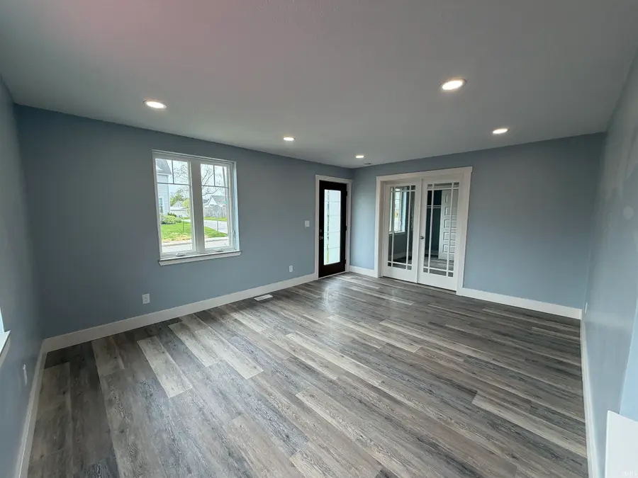 1049 Oak Street, Huntington, IN 46750 - #2