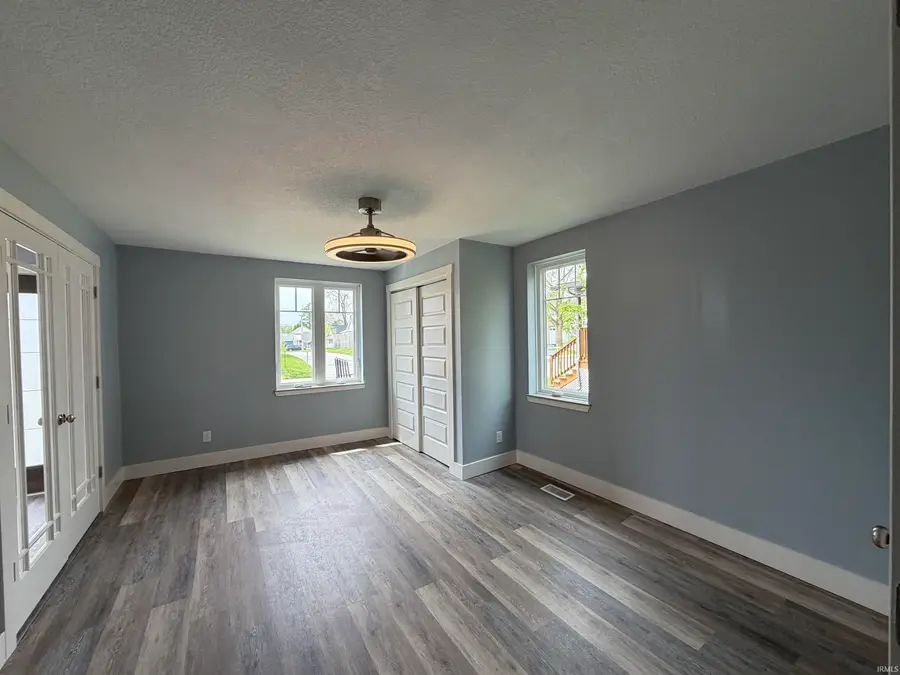 1049 Oak Street, Huntington, IN 46750 - #3