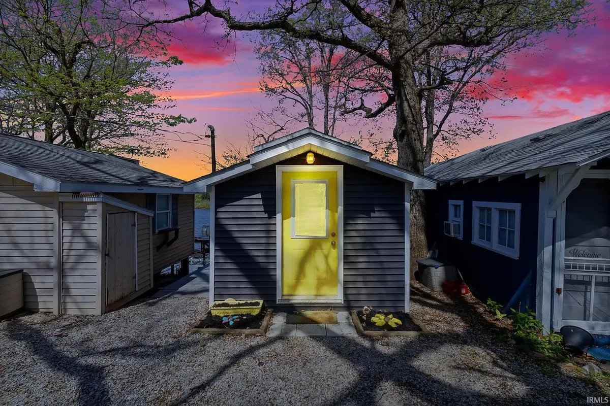 11751 W Pirates Roost Road, Monticello, IN 47960 - #1