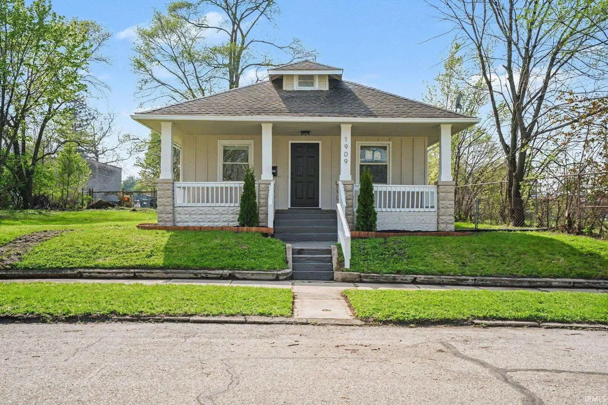 1909 S Lafayette Boulevard, South Bend, IN 46613 - #1