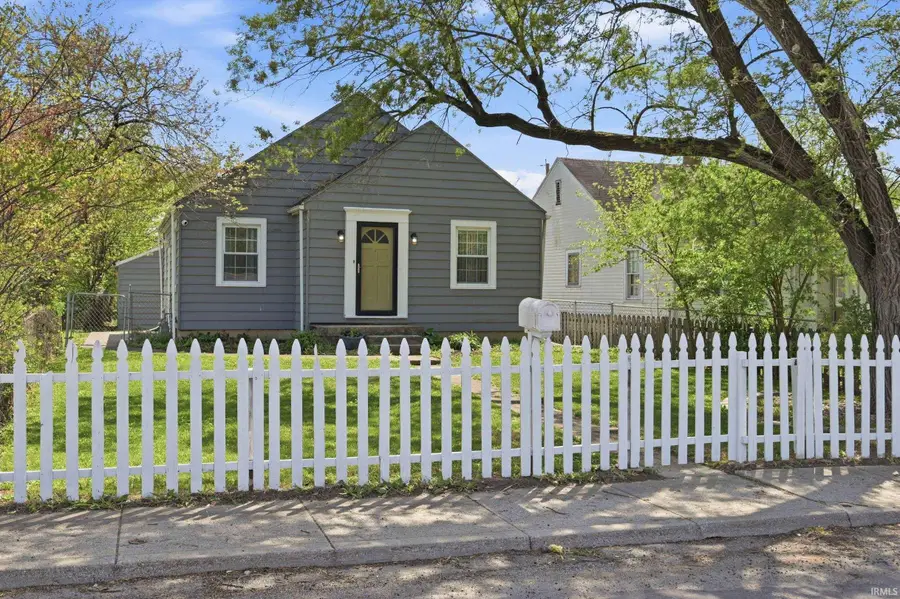 1107 W Bethel Avenue, Muncie, IN 47303 - #2