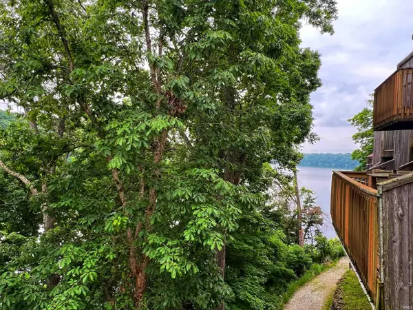 9369 S Pointe Lasalles Drive, Bloomington, IN 47401