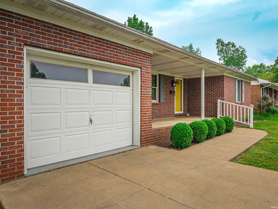 904 Sheffield Drive, Evansville, IN 47710 - #2