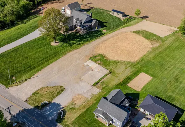 5013 St. Wendel-cynthiana Road, Wadesville, IN 47638