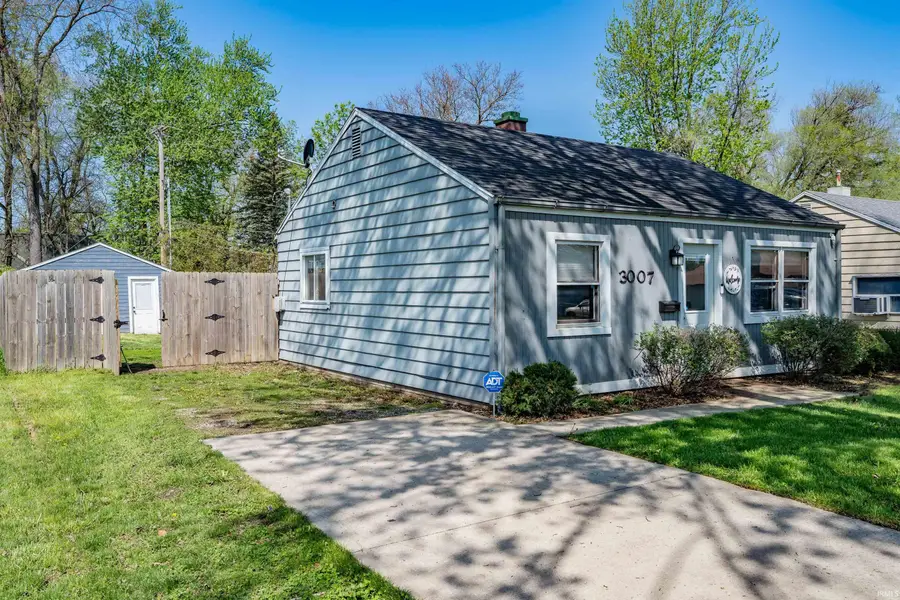 3007 Kentucky Avenue, Fort Wayne, IN 46805 - #2