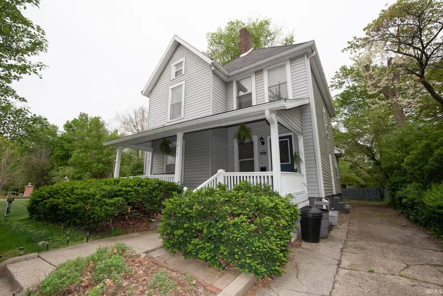 215 S Grant Avenue, Crawfordsville, IN 47933 - #2