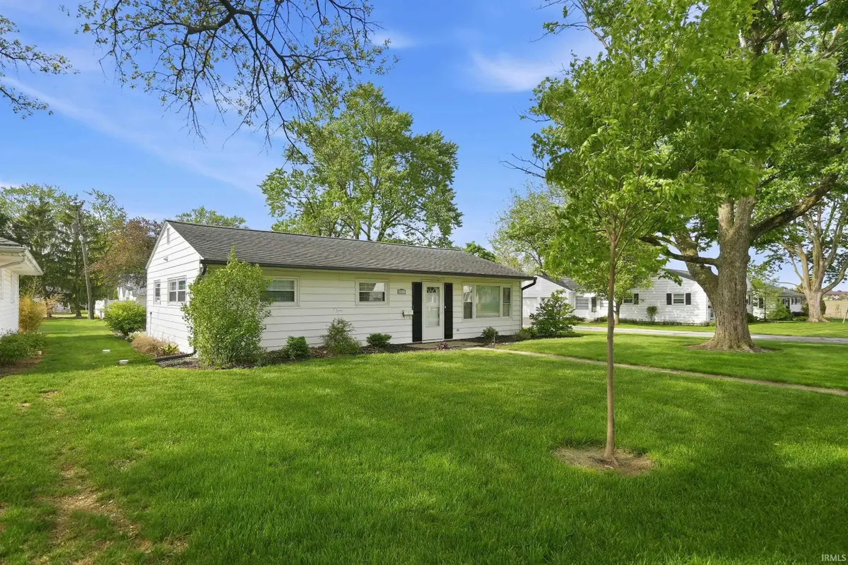 866 W Franklin Street, Berne, IN 46711 - #1