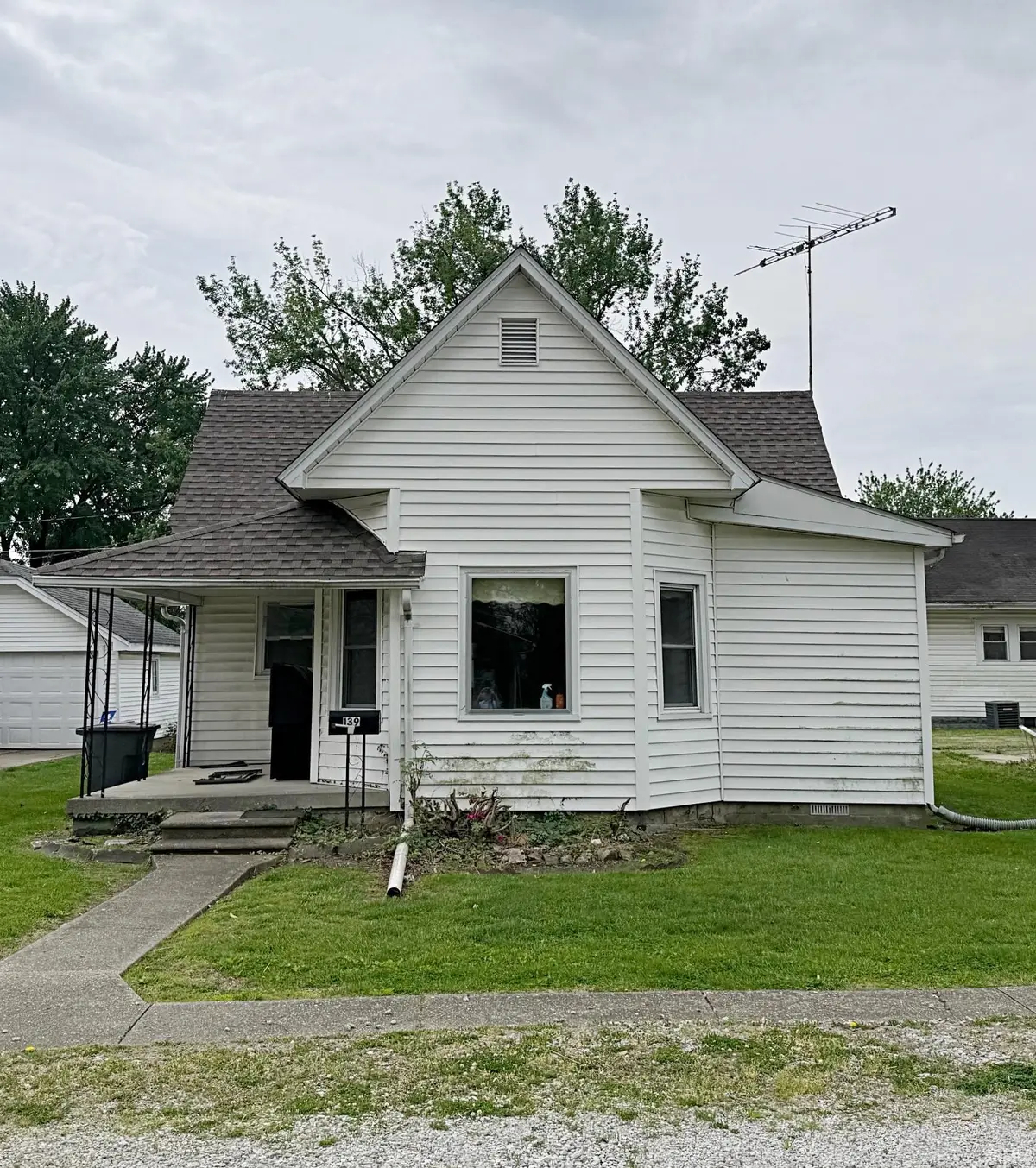 139 G St Ne, Linton, IN 47441 - #1