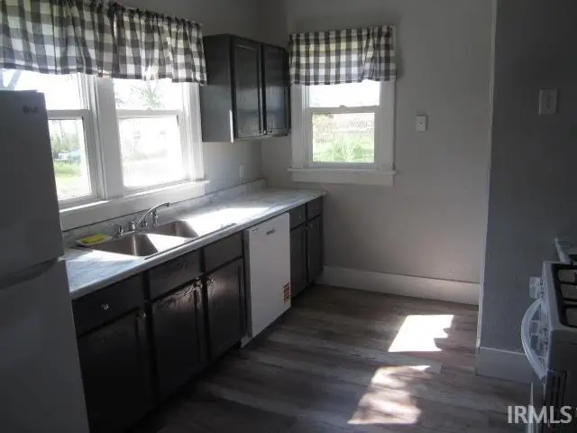 210 W Garfield Avenue, Elkhart, IN 46516 - #2