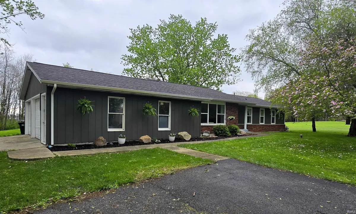 2103 E Wallace Road, Kendallville, IN 46755 - #1