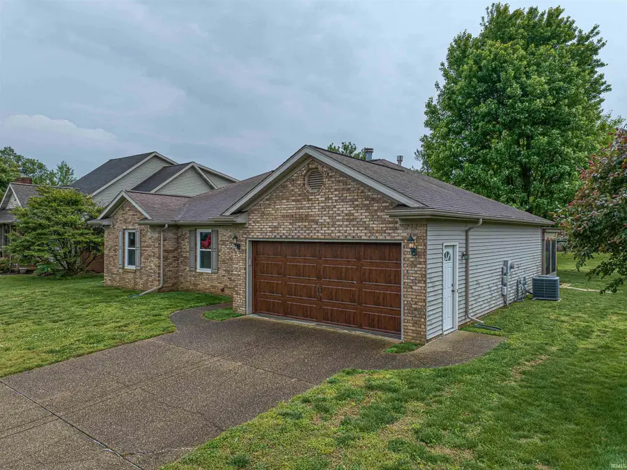 10555 Willow Creek Road, Newburgh, IN 47630 - #2
