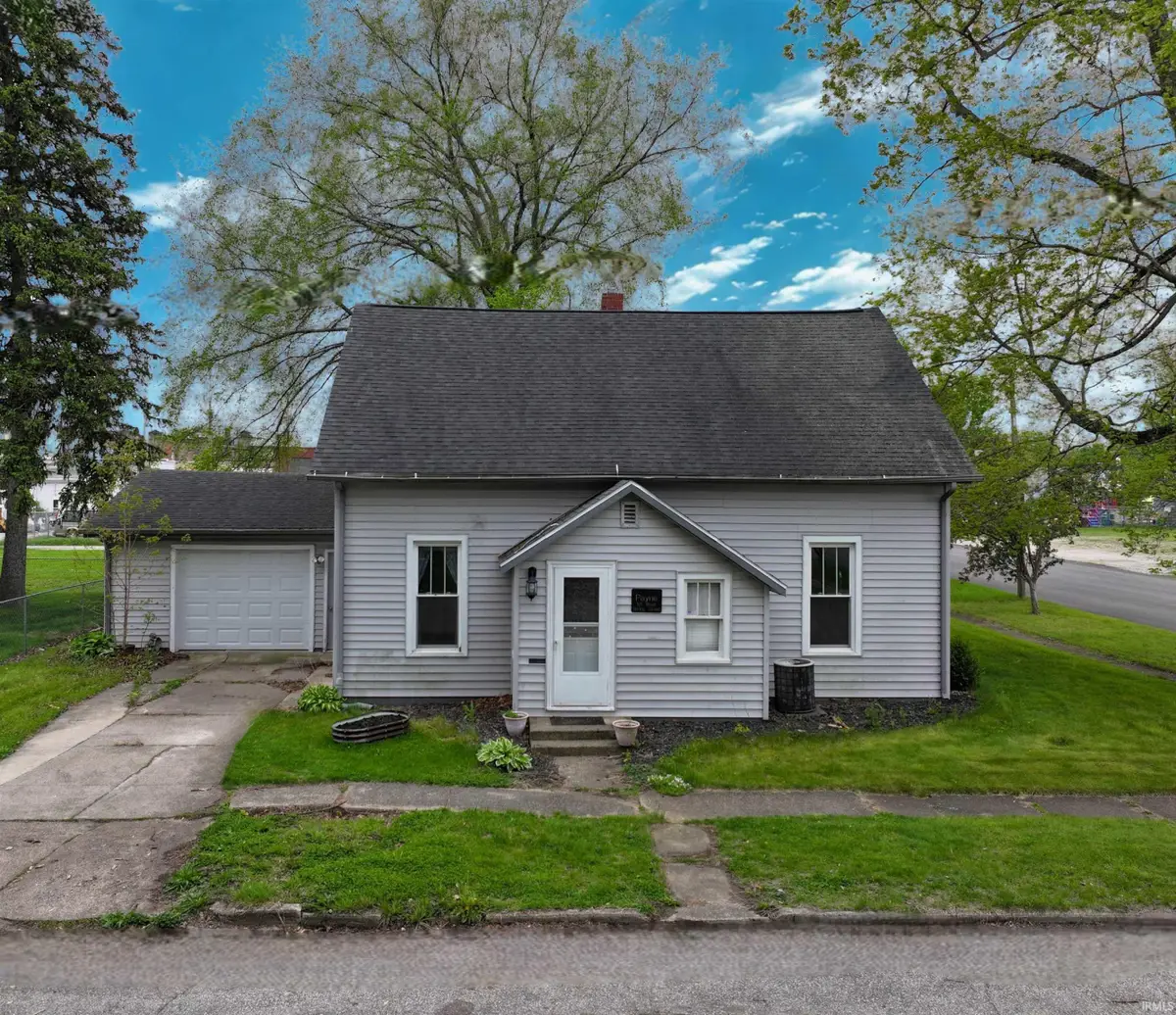 121 W Spring Street, Winamac, IN 46996 - #1