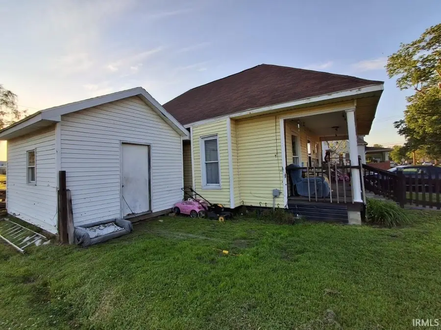 423 S Jackson Street, Oakland City, IN 47660 - #2