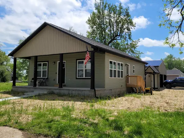 431 E Washington Street, Oakland City, IN 47660