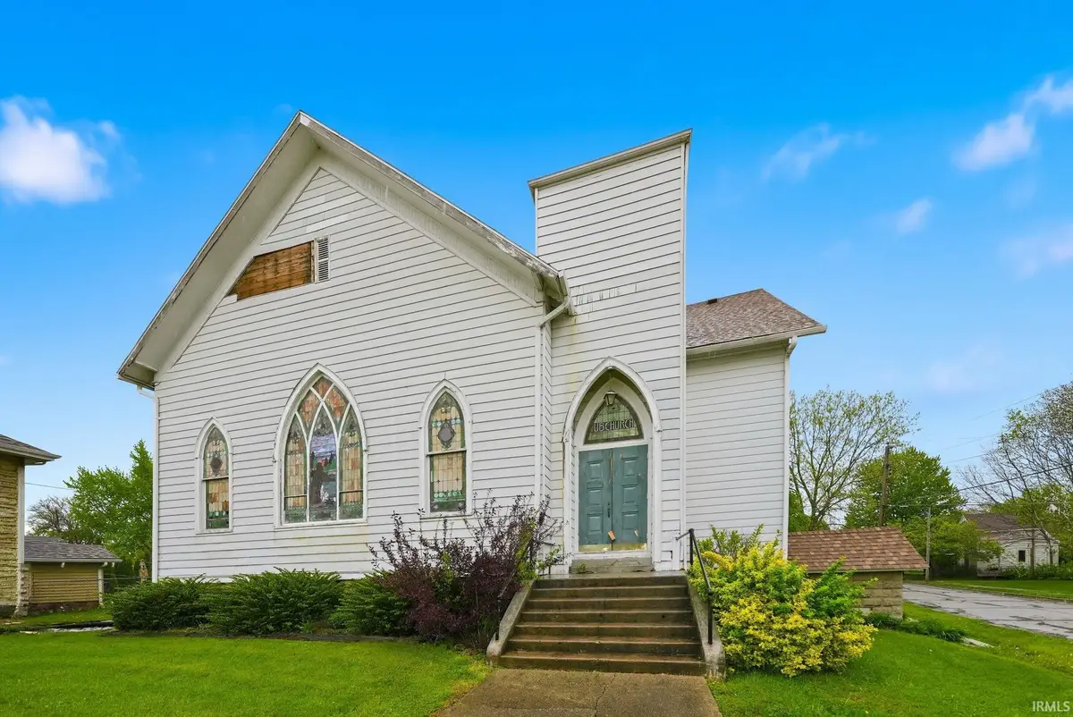 316 N Main St, Churubusco, IN 46723 - #1