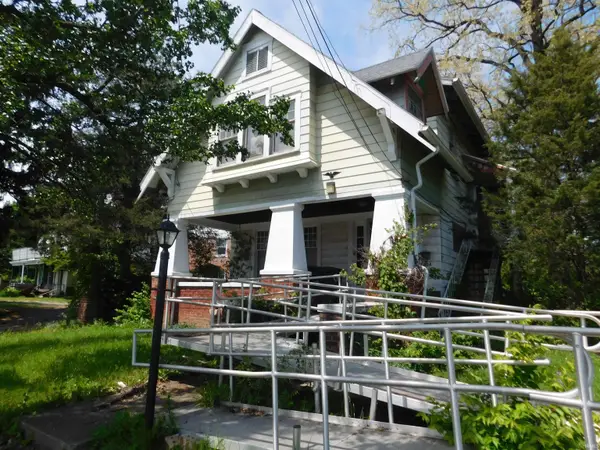 828 W Kilgore Avenue, Muncie, IN 47305