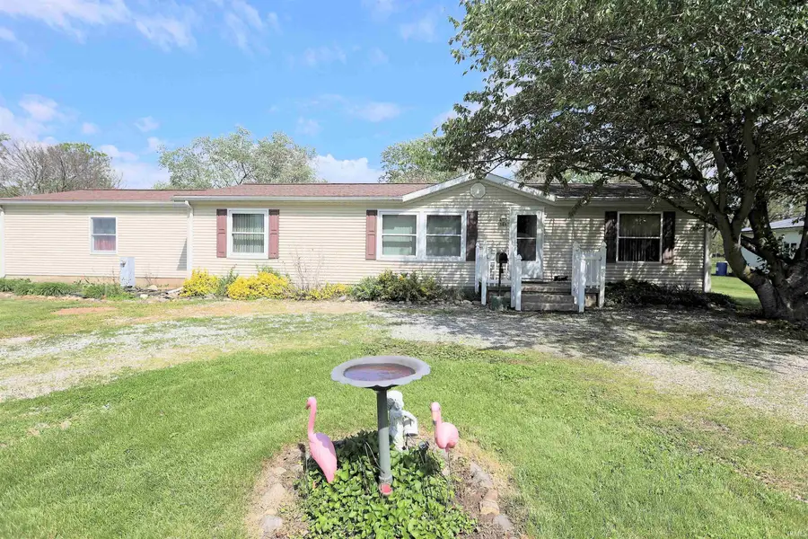 586 N Jackson Street, Andrews, IN 46702 - #3
