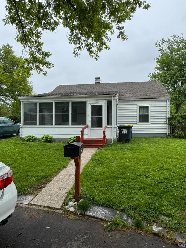 1907 E Greenlawn Court, Muncie, IN 47302