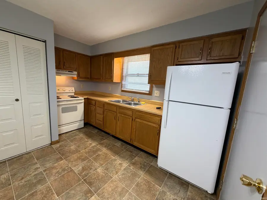 301, 303, 305 SE A Street, Linton, IN 47441 - #3