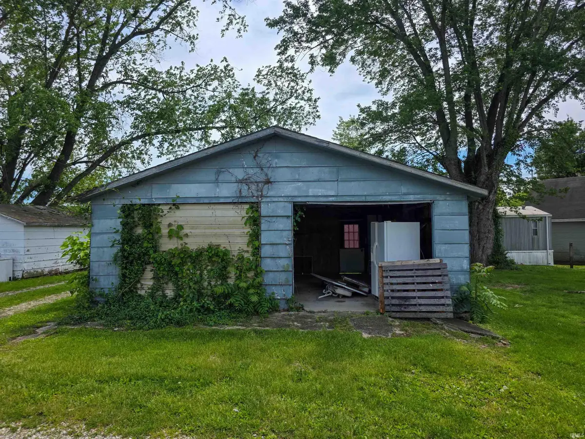 39 1/2 NW 4th Street, Linton, IN 47441 - #1