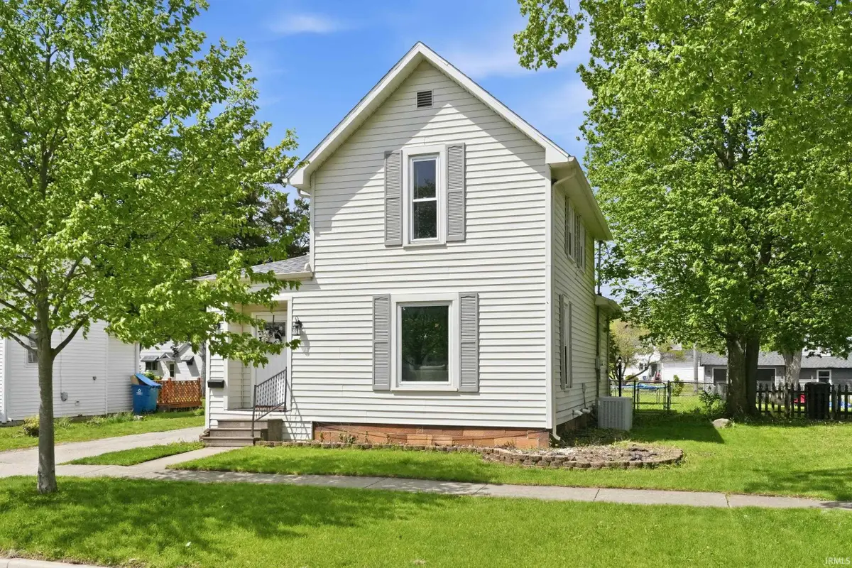 712 E 9th Street, Auburn, IN 46706 - #1
