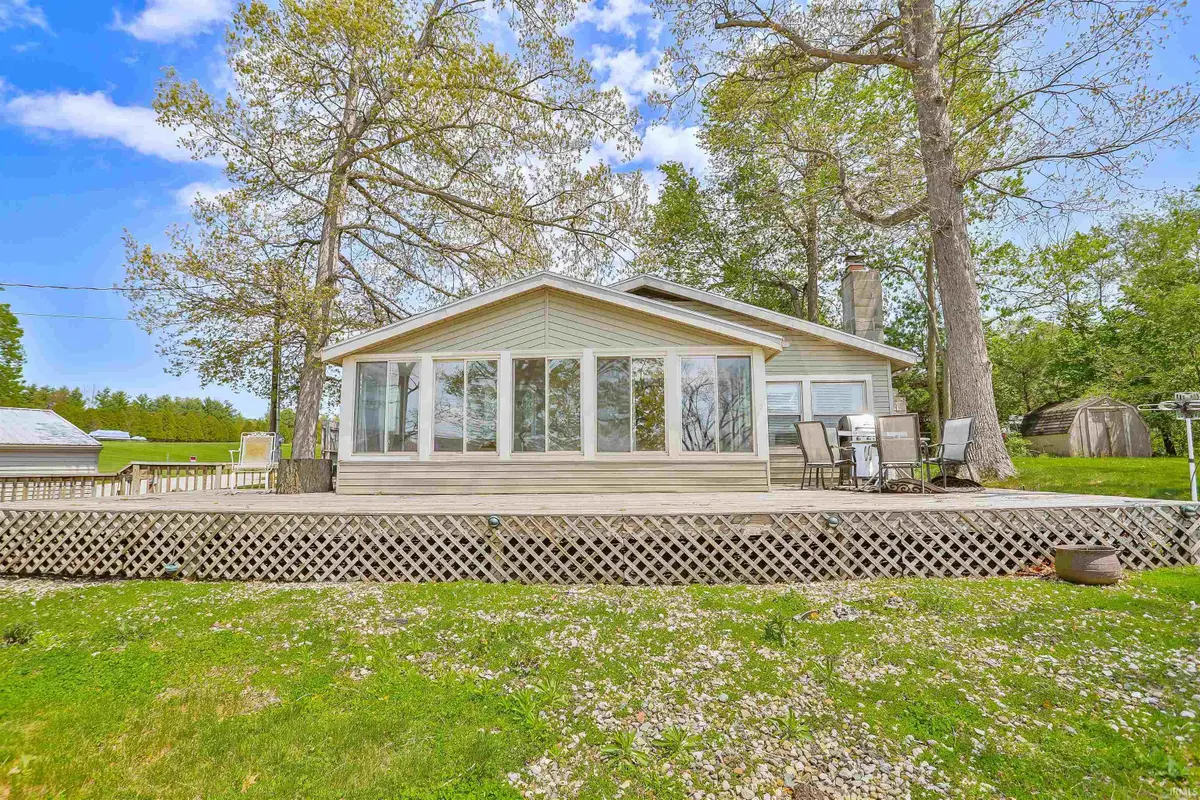 836 Chapman Lake Drive, Warsaw, IN 46582 - #1