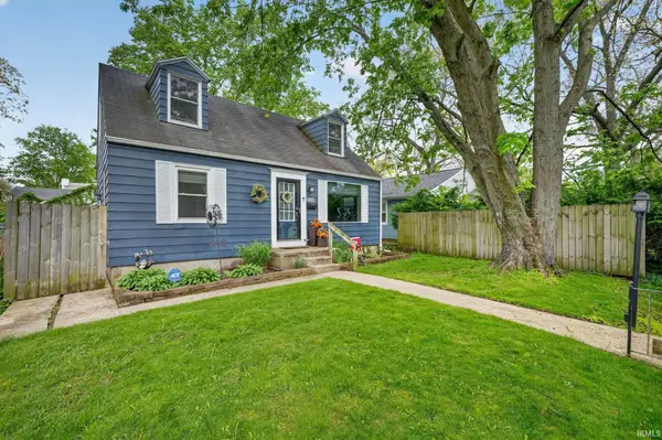 2240 Parkview Place, South Bend, IN 46616