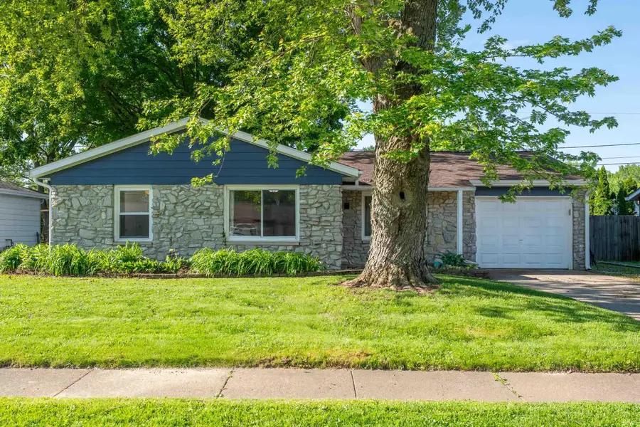8215 W Fairview Drive, Yorktown, IN 47396 - #2