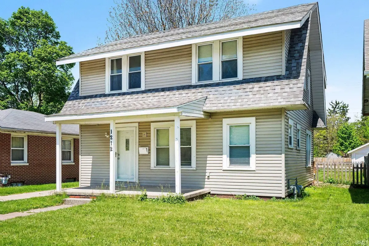 1212 W Lexington Avenue, Elkhart, IN 46514 - #1