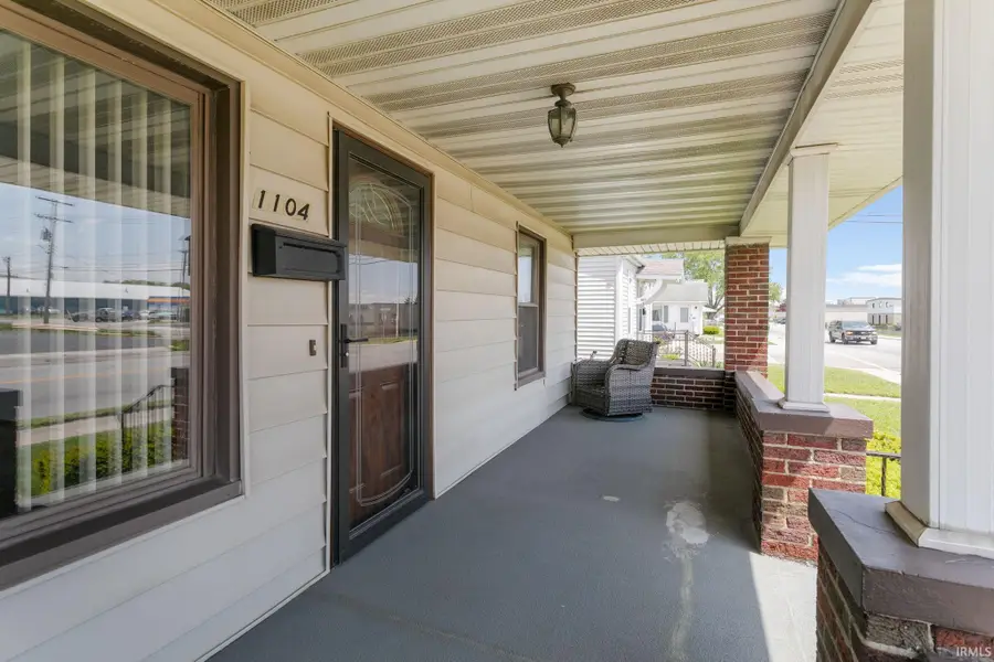 1104 W 8th Street, Mishawaka, IN 46544 - #3