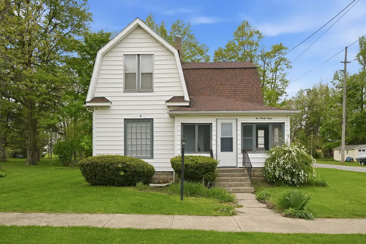 127 N Kinney, Angola, IN 46703 - #1