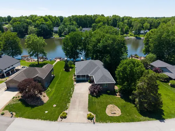 455 W Evergreen Plaza, Santa Claus, IN 47579