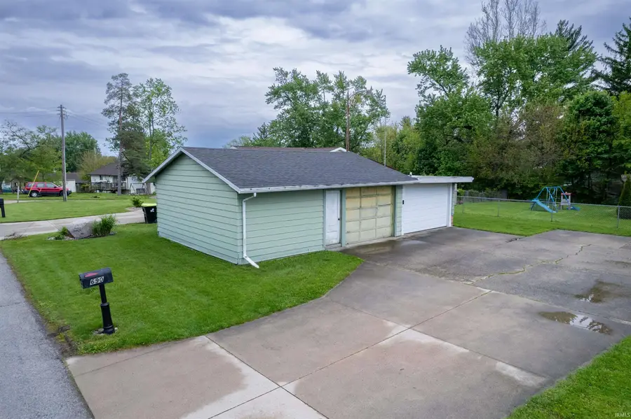 690 Esther Street, Huntington, IN 46750 - #3