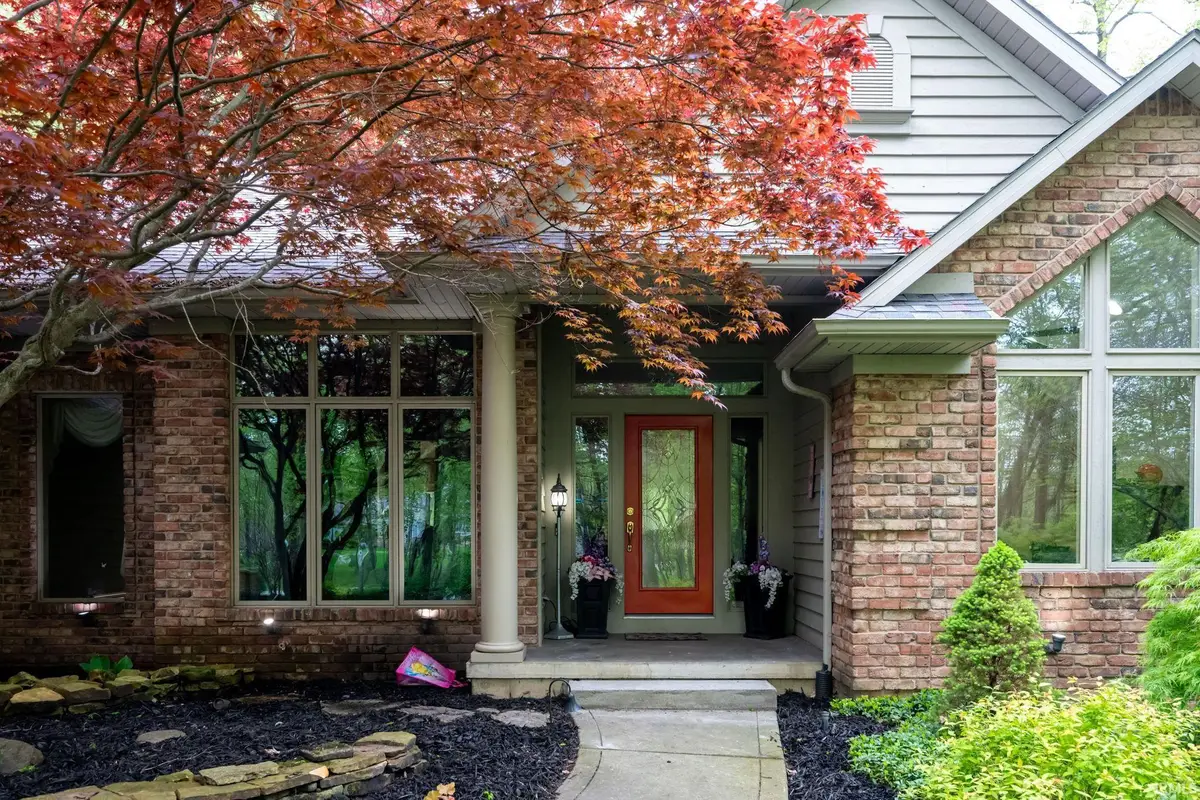 228 W Rue Dijon, Columbia City, IN 46725 - #1