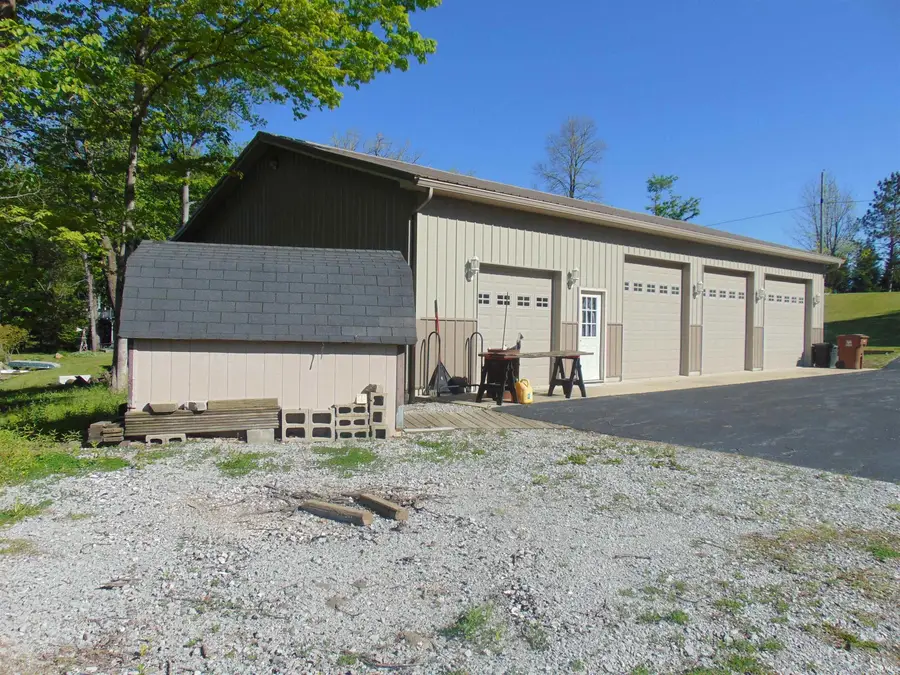 3662 E Lake Rd 28w Avenue, Monticello, IN 47960 - #3