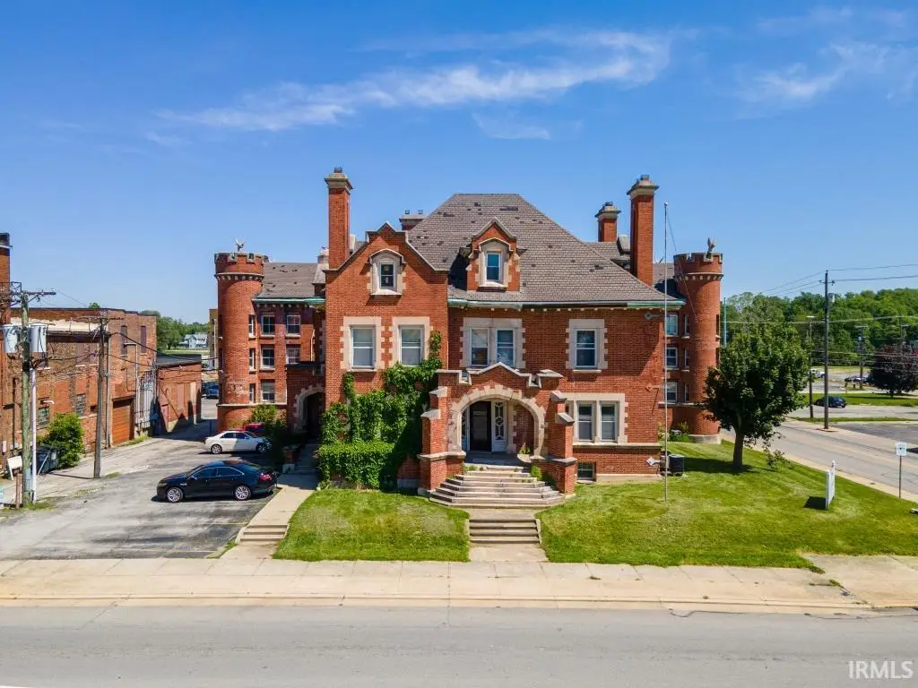215 E 3rd Street, Marion, IN 46952 - #1