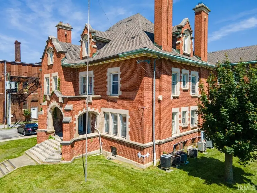 215 E 3rd Street, Marion, IN 46952 - #2