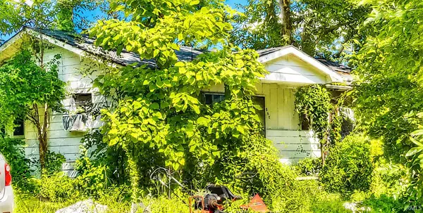 590 English Avenue, Austin, IN 47102