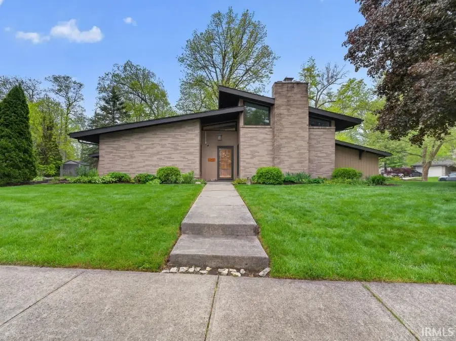 1723 Forest Downs Drive, Fort Wayne, IN 46815 - #2