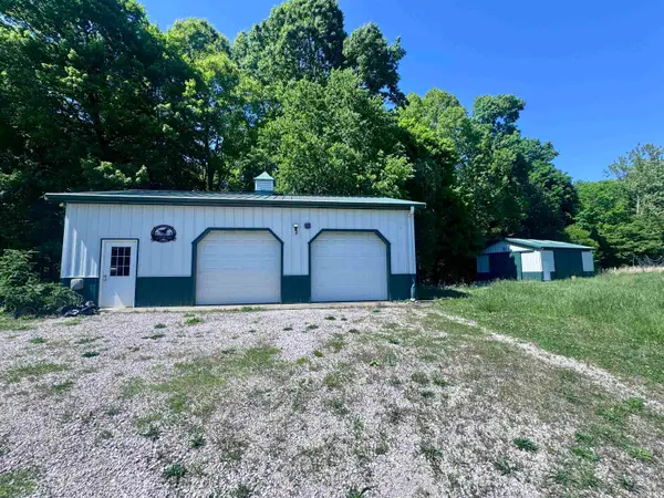6885 Sr 66, Derby, IN 47525