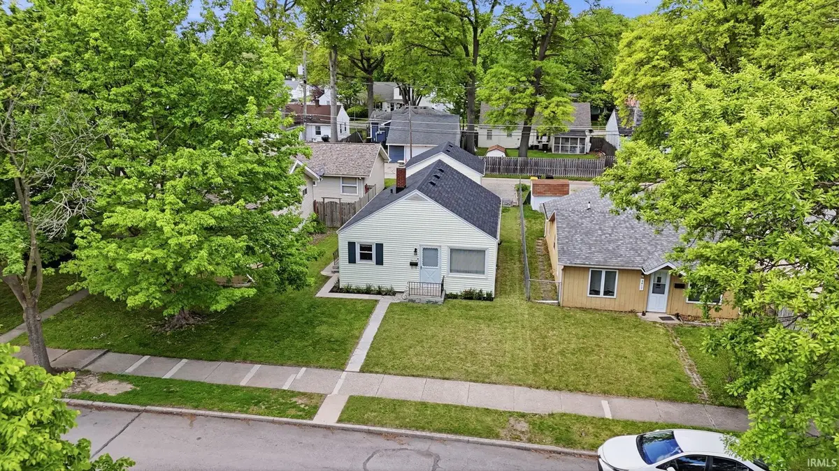 2415 Glenwood Avenue, Fort Wayne, IN 46805 - #1