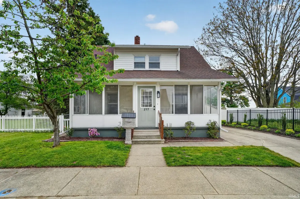 217 Stanley Street, Mishawaka, IN 46545 - #1