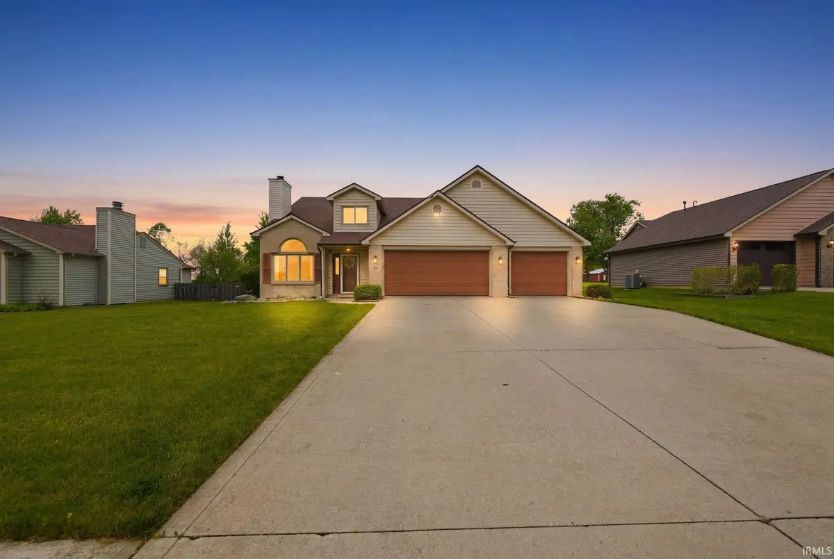 204 Hillside Place, Auburn, IN 46706 - #1
