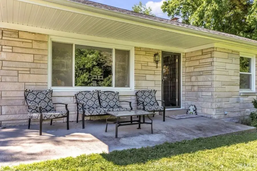 937 W 6th Street, Jasper, IN 47546 - #3